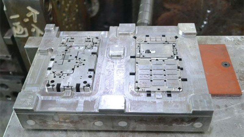 冰箱抽屉塑胶模具：规格尺寸背后的工艺考量